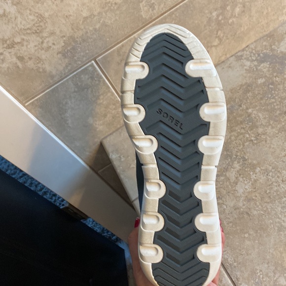 Sorel Out and About waterproof boots - Picture 3 of 3